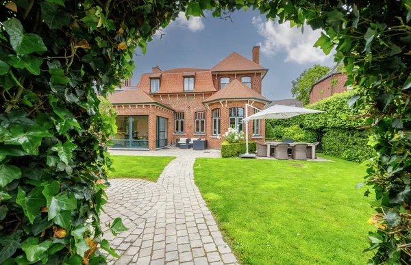 Verkocht door Fasade